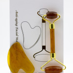  GUASHA Набор нефритовый (роллер 13,5*5,5 см,скребок 5*8см) в мягкой упаковке, 2 шт